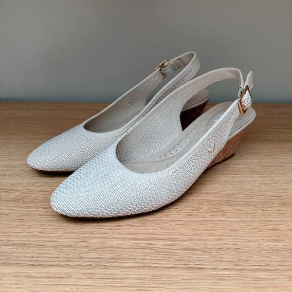 Vivaia kiilakorkosandaalit Turku - photo 1