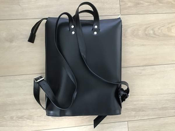 Pihka Lider musta nahkainen reppu uusi Seinäjoki - valokuva 4