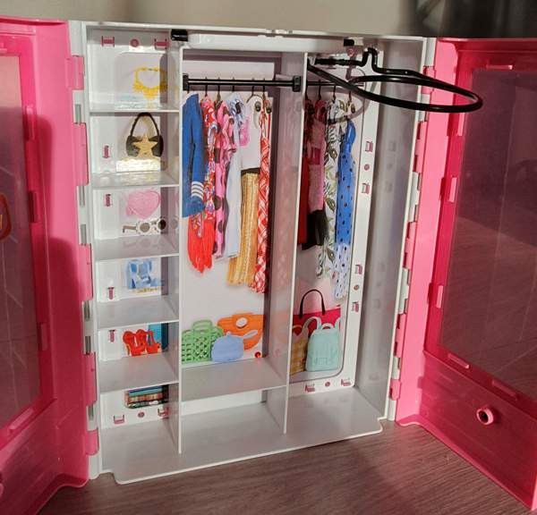 Barbie kaappi Espoo - valokuva 2