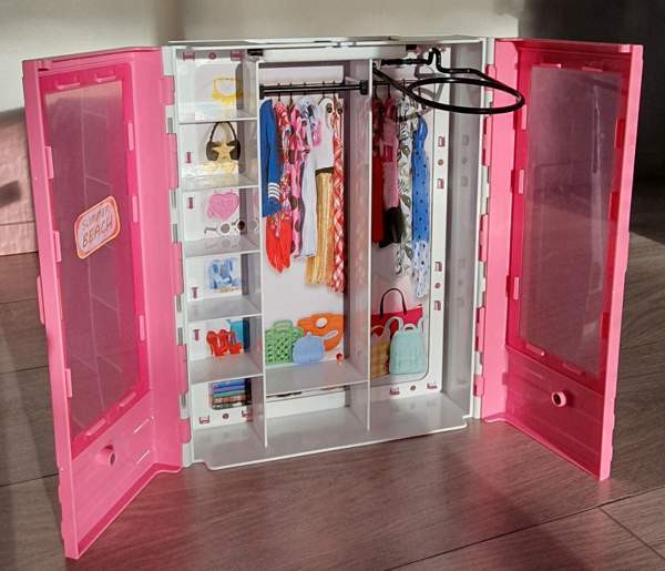 Barbie kaappi Espoo - valokuva 1