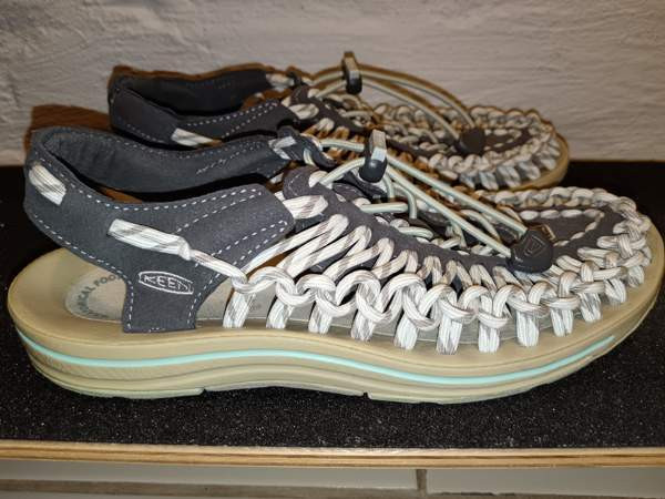 Hauskat Keen Uneek narusandaalit (25 cm/EU 38,5) Espoo – foto 1