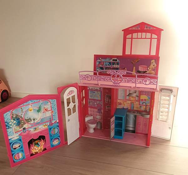 Barbie talo Espoo - photo 1