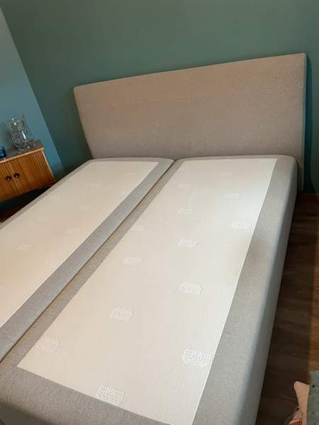 Runkopatjasänky 2x80cm ja sängynpääty VARATTU Muurame - valokuva 2