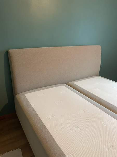 Runkopatjasänky 2x80cm ja sängynpääty VARATTU Muurame - valokuva 3