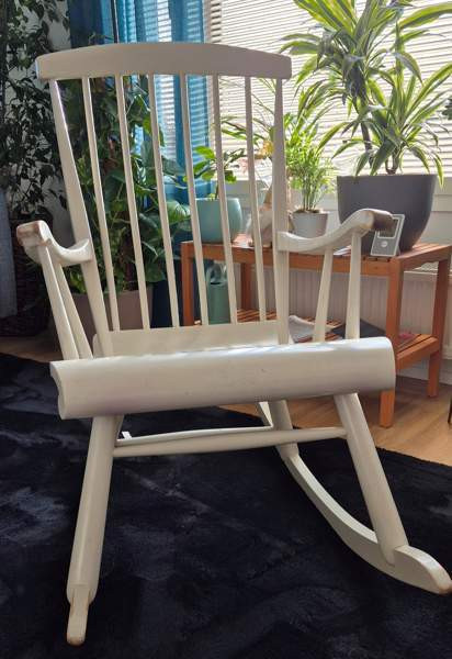 Puinen keinutuoli Riihimäki - valokuva 1