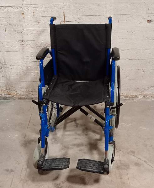 Myydään ehjä hyväkuntoinen pyörätuoli. Lahti - valokuva 3