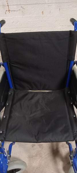 Myydään ehjä hyväkuntoinen pyörätuoli. Lahti - valokuva 5