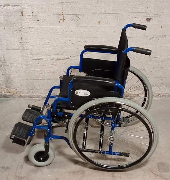 Myydään ehjä hyväkuntoinen pyörätuoli. Lahti - valokuva 4