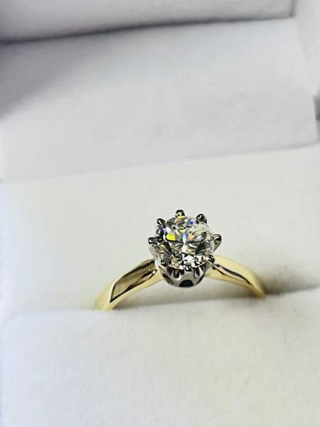 Uusi Kultasormus käsintehty tilauksesta 14K(585) 0,80ct timantilla, koko 16,5 Jaervenpaeae - photo 1