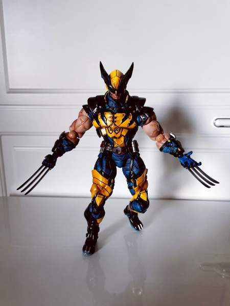 Square Enix Variant Play Arts Marvel Universe Wolverine figuuri Тампере - изображение 3