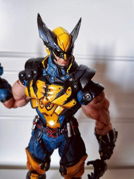 Square Enix Variant Play Arts Marvel Universe Wolverine figuuri Тампере - изображение 6