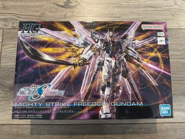 Gunpla Mighty Strike Freedom Gundam HG Коккола - изображение 1