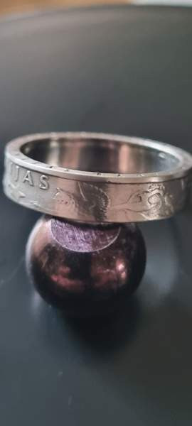 Kolikkosormus Latvia Lati Ilmainen toimitus! Mustasaari - valokuva 3