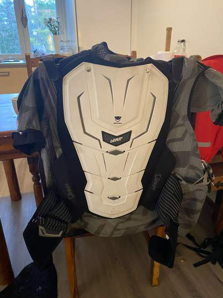 Leatt rintapanssari Куопио - изображение 4