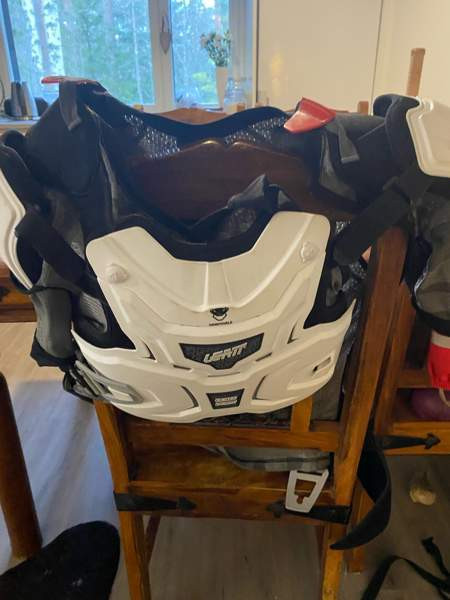 Leatt rintapanssari Куопио - изображение 2