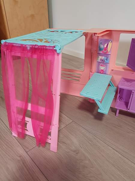 Barbie matkailuauto koti Espoo – foto 5