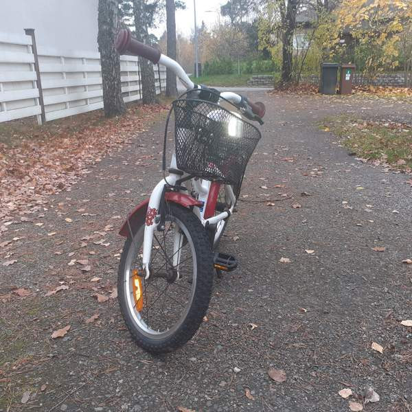 Tyttöjen 16-tuumainen polkupyörä Turku - valokuva 2