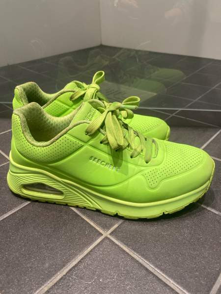 Erittäin tyylikkäät vihreät lenkkarit 35 Turku – foto 1