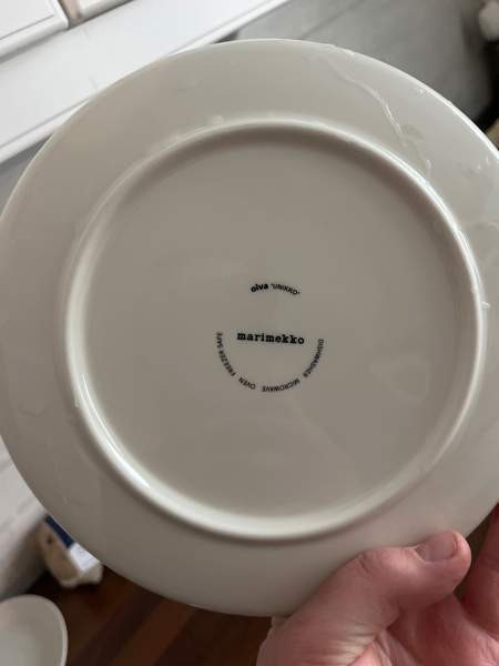 Marimekko Unikko lautanen Kittilä - valokuva 2