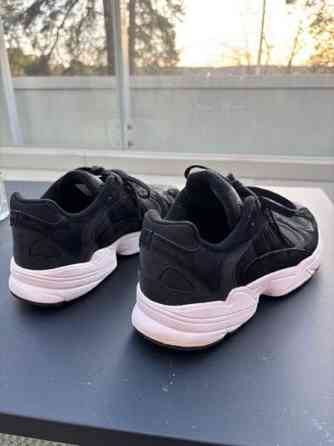 Adidas Falcon kengät Espoo