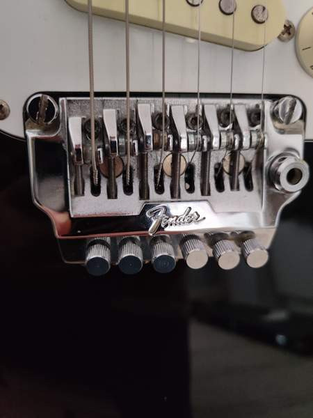 Fender Stratocaster st-557 e-sarja. 1984 fuji-gen Siilinjärvi - valokuva 4