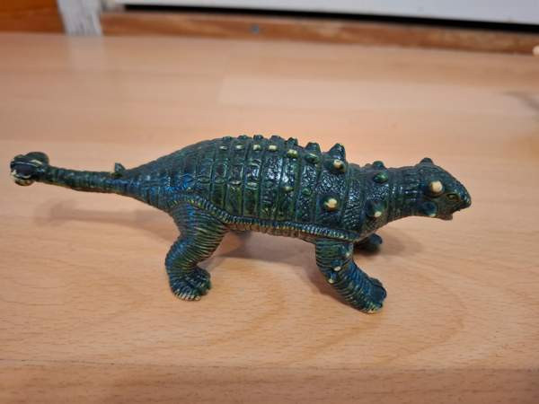 5kpl kasvissyöjä dinosauruksia Helsinki - valokuva 2