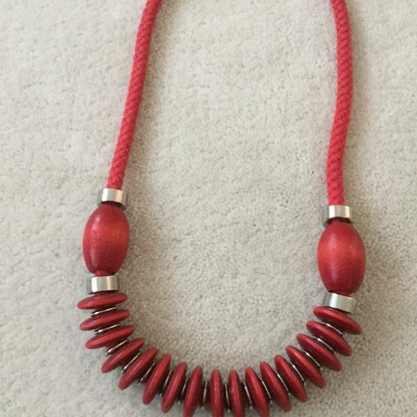 Aarikka punainen kaulakoru Keuruu – foto 2