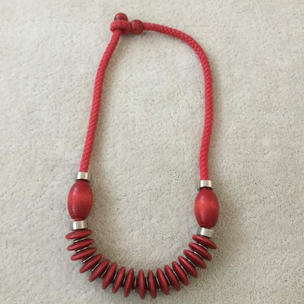 Aarikka punainen kaulakoru Keuruu – foto 1