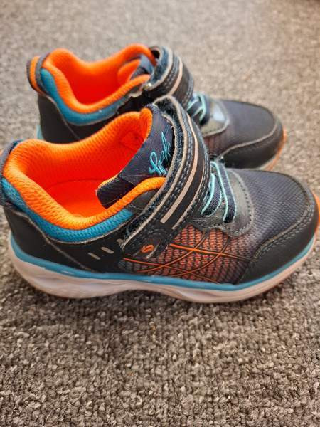 Leaf-merkkiset vilkkuvat lenkkarit Masku - изображение 1