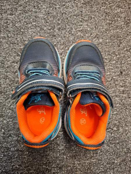 Leaf-merkkiset vilkkuvat lenkkarit Masku - изображение 2