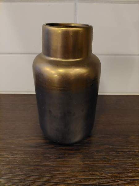 Kukkamaljakko. Väri kupari ja hopea Lahti - valokuva 1