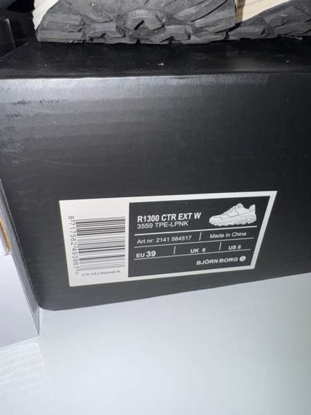 Björn Borg, Helly Hansen ja New Balance kengät Кеми - изображение 7