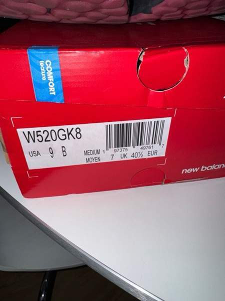 Björn Borg, Helly Hansen ja New Balance kengät Кеми - изображение 5