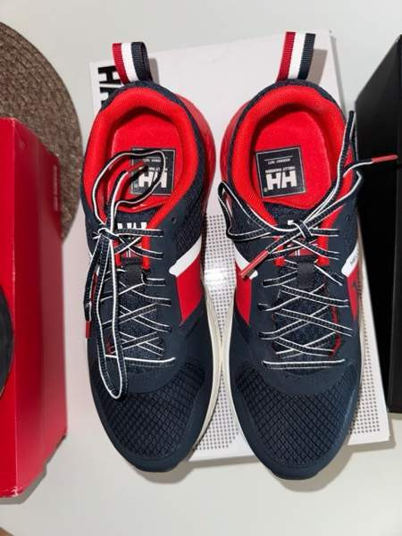 Björn Borg, Helly Hansen ja New Balance kengät Кеми - изображение 3