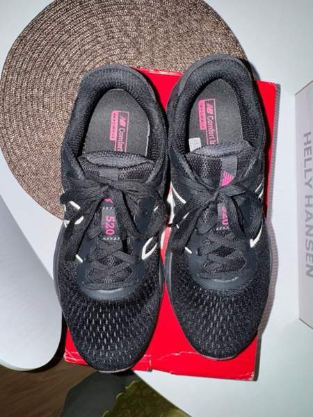 Björn Borg, Helly Hansen ja New Balance kengät Кеми - изображение 4