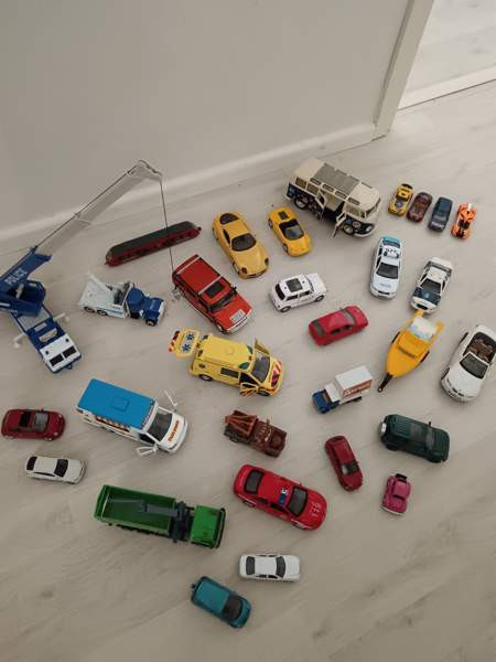 30 leluautoa Vantaa - valokuva 1