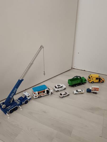 30 leluautoa Vantaa - valokuva 3