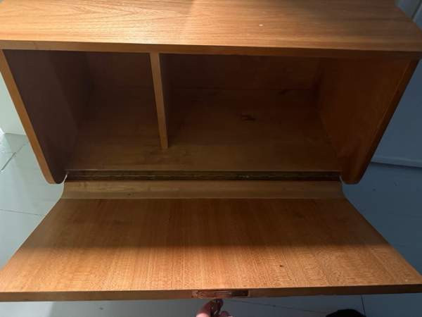 50-luvun priimakuntoinen lipasto Helsinki - изображение 2