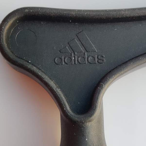 Adidas työkalu-avain piikkareihin ja 10 kpl piikkejä, uusi Salo - photo 4