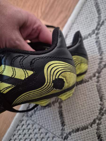 Adidas nappikset 30 Helsinki - valokuva 6