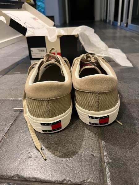 Käyttämättömät Tommy Jeans tennarit kokoa 46 Kuopio - valokuva 4