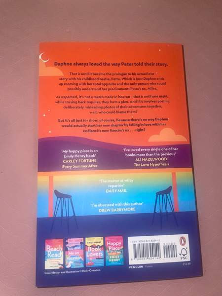 Kirjoja (in English, Emily Henry) Kotka - valokuva 3