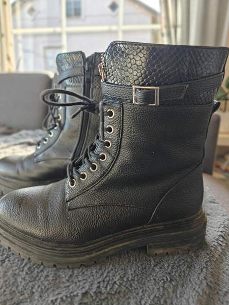 Mustat nilkkurit Parainen - valokuva 3