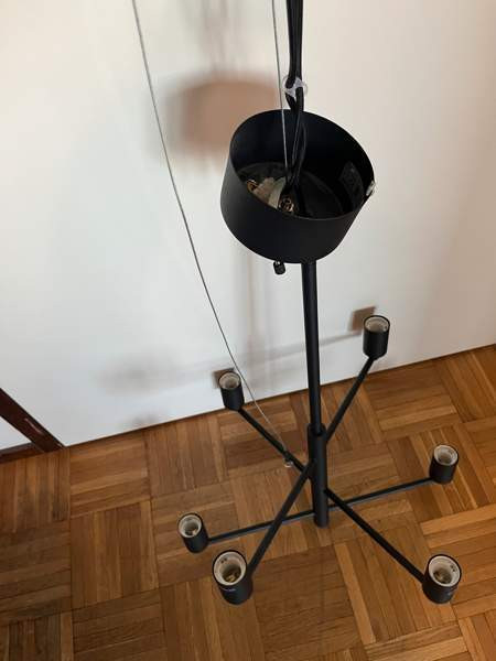 Musta metallinen kattovalaisin Tampere - valokuva 2