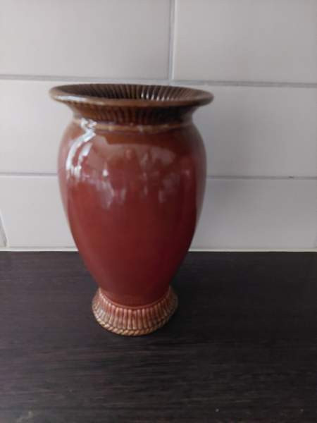 Ruskea maljakko Лахти - изображение 1