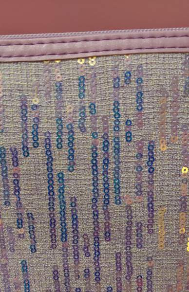 Paljetein koristeltu liila meikkilaukku Vantaa - valokuva 3