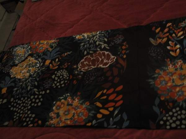 Leveä kappaverho musta pohjainen just ommeltuna,va Ylöjärvi - valokuva 4