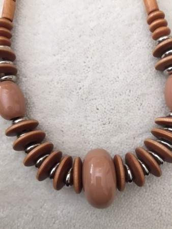 Aarikka vaaleanruskeat näyttävät helmet Keuruu - изображение 2