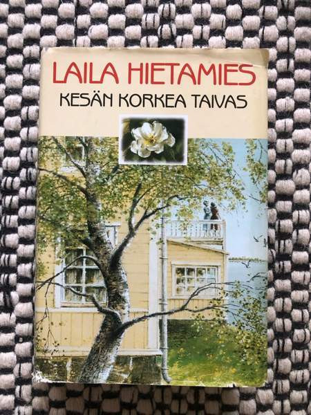 Kesän korkea taivas, Laila Hietamies Jyväskylä - valokuva 1