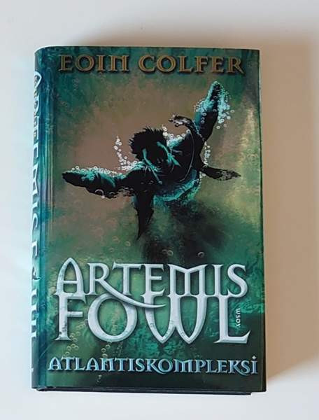 Colfer: Artemis Fowl, Atlantiskompleksi Lahti – foto 1